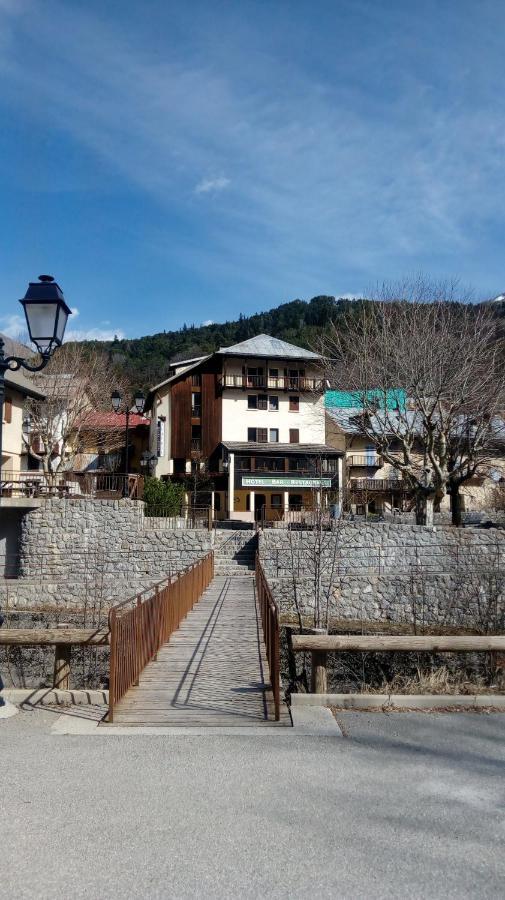 Auberge Roche Grande Entraunes Екстериор снимка
